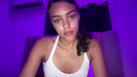 Snapshot of vickyyyx chatting on May 26, 2:18 am Goddess Victory online show from May 26, 2:18 am
