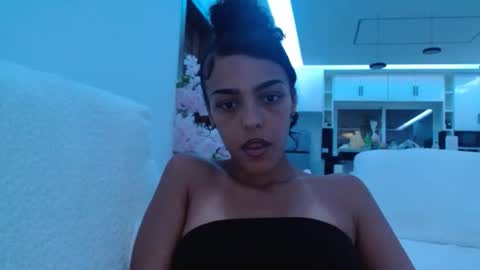 Snapshot of vickyyyx chatting on June 22, 12:02 am Goddess Victory online show from June 22, 12:02 am