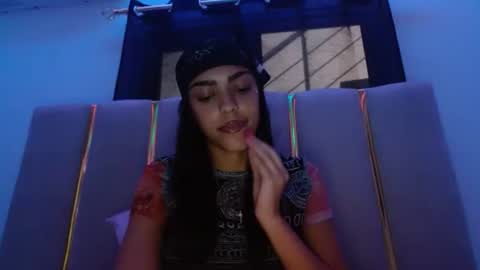 Snapshot of vickyyyx chatting on June 30, 11:28 pm Goddess Victory online show from June 30, 11:28 pm