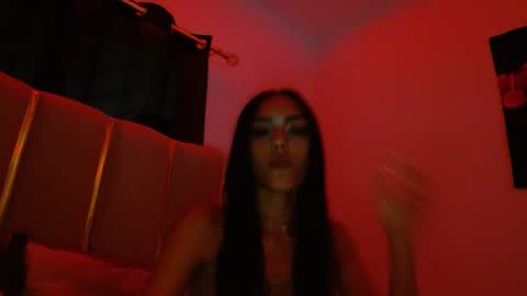 Snapshot of vickyyyx chatting on July 31, 11:37 pm Goddess Victory online show from July 31, 11:37 pm