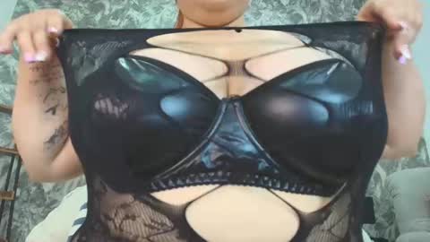 Victhoria red online show from March 4, 7:53 pm