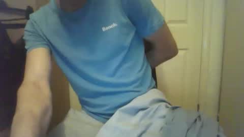 Snapshot of victor_1486 chatting on December 13, 11:54 pm victor_1486 online show from December 13, 11:54 pm