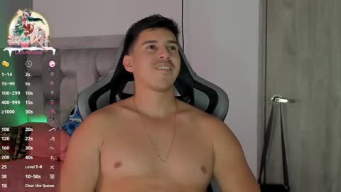 Snapshot of victor_vixen chatting on December 26, 9:04 pm victor online show from December 26, 9:04 pm