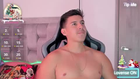 Snapshot of victor_vixen chatting on December 31, 6:02 pm victor online show from December 31, 6:02 pm