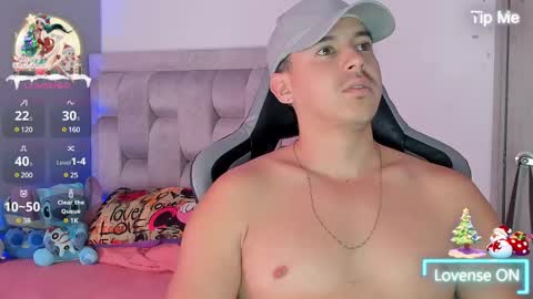 Snapshot of victor_vixen chatting on January 3, 1:58 pm victor online show from January 3, 1:58 pm