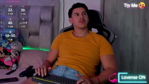 Snapshot of victor_vixen chatting on January 25, 3:20 pm victor online show from January 25, 3:20 pm