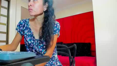 Victoria  grey  online show from May 14, 7:31 pm