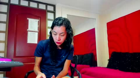 Victoria  grey  online show from May 26, 8:16 pm