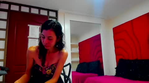 Victoria  grey  online show from May 28, 7:55 pm