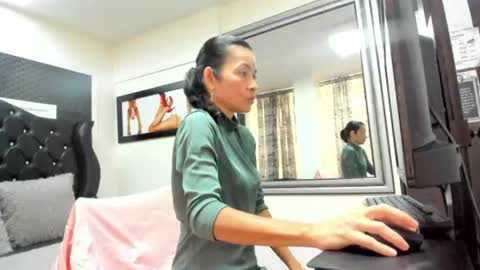 Victoria  grey  online show from July 2, 5:52 pm