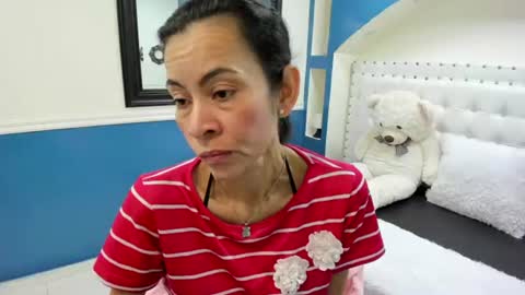 Victoria  grey  online show from July 31, 5:12 pm