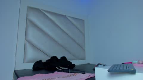 Snapshot of victoria__js_ chatting on June 29, 8:09 pm Victoria online show from June 29, 8:09 pm
