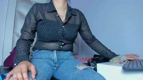 Snapshot of victoria__js_ chatting on July 13, 9:06 pm Victoria online show from July 13, 9:06 pm