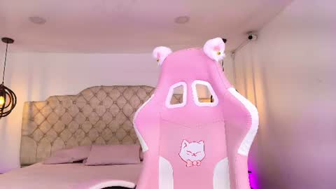 Snapshot of victoria_adams14 chatting on June 12, 3:27 am Victoria for you online show from June 12, 3:27 am