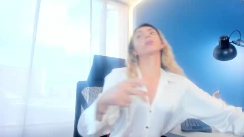 Victoria online show from November 17, 8:25 pm