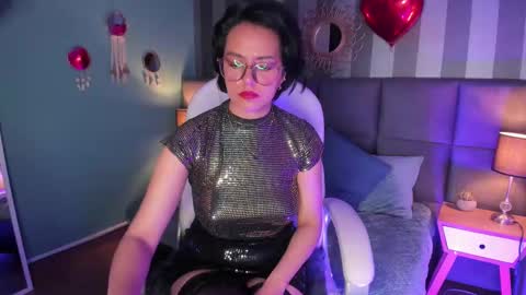Snapshot of victoria_byte chatting on February 16, 12:43 pm Victoria online show from February 16, 12:43 pm
