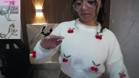 victoria_castillo_b online show from October 25, 3:03 am