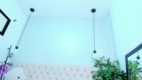 Victoria online show from January 8, 7:05 pm