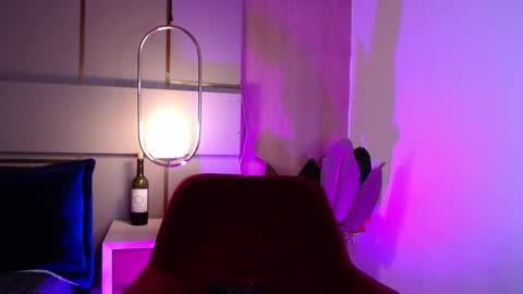 Snapshot of victoria_collinns chatting on November 15, 12:23 pm Victoria Collins online show from November 15, 12:23 pm