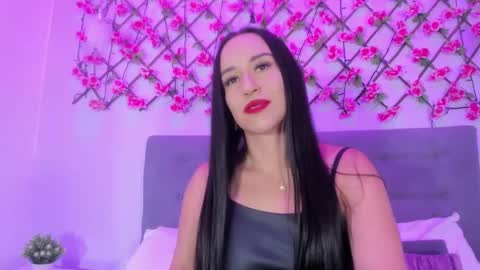 Snapshot of victoria_cooper3 chatting on January 18, 4:10 pm valentina online show from January 18, 4:10 pm