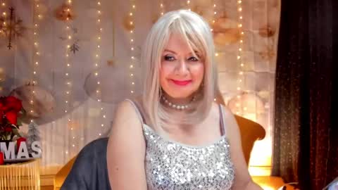 diorvictoria9 online show from December 8, 9:41 pm