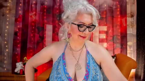 diorvictoria9 online show from February 1, 8:26 pm