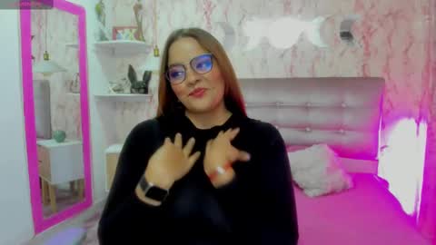 victoria_floyd1 online show from January 20, 8:40 pm