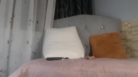 victoria_founta1n online show from March 5, 10:28 pm