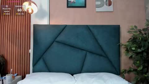 Victoria Harris online show from November 3, 12:28 pm