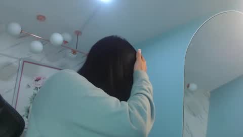 Snapshot of victoria_hernandez_t chatting on June 4, 1:28 pm Victoria online show from June 4, 1:28 pm