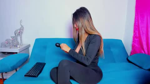 Victoria  online show from November 27, 4:53 pm