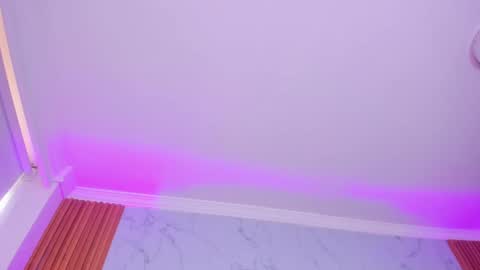  Victoria Lozano  online show from December 11, 3:15 pm