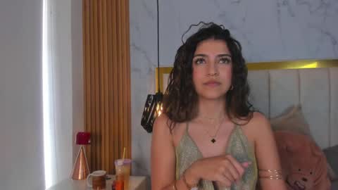  Victoria Lozano  online show from January 28, 6:49 pm