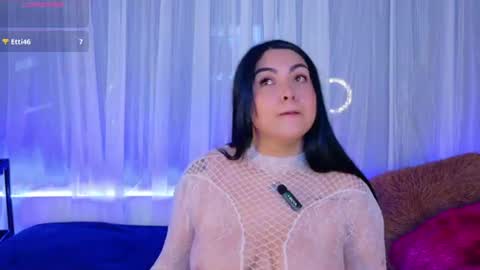 Snapshot of victoria_jonhss chatting on June 16, 11:40 pm Victoria online show from June 16, 11:40 pm