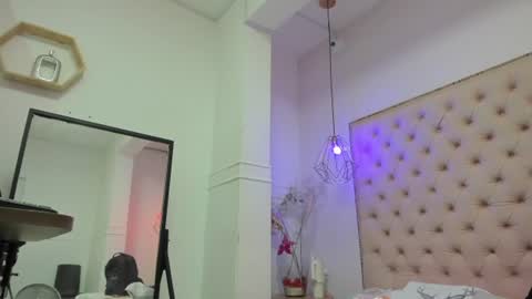 Snapshot of victoria_kitt chatting on July 10, 7:16 pm victoria_kitt online show from July 10, 7:16 pm