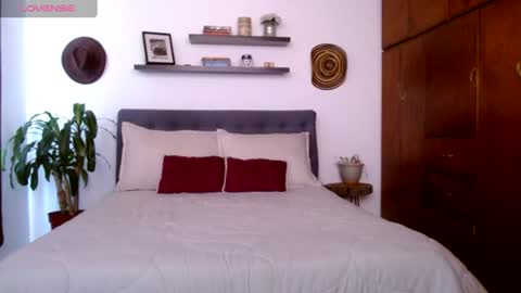 Snapshot of victoria_martelo chatting on June 17, 5:03 pm VICTORIA MARTELO online show from June 17, 5:03 pm