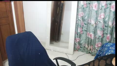 Snapshot of victoria_milf06 chatting on July 25, 4:21 am victoria online show from July 25, 4:21 am