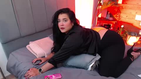 Snapshot of victoria_monteroo chatting on October 27, 12:47 am Call me Vic online show from October 27, 12:47 am