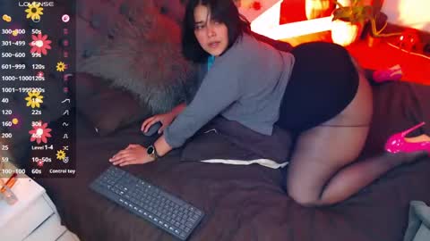Snapshot of victoria_monteroo chatting on May 13, 12:41 am Call me Vic online show from May 13, 12:41 am