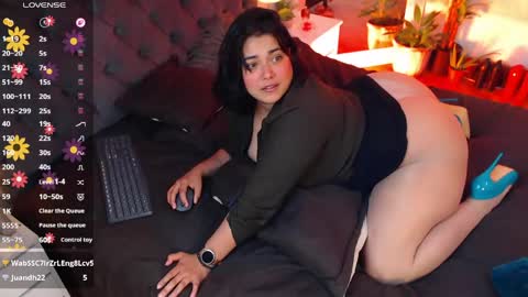 Snapshot of victoria_monteroo chatting on May 22, 12:18 am Call me Vic online show from May 22, 12:18 am