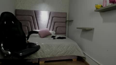 Vicky  online show from November 3, 1:56 pm