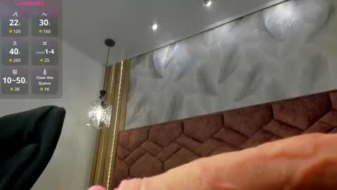 Snapshot of victoria_noir_18 chatting on July 16, 2:50 am Vicky online show from July 16, 2:50 am