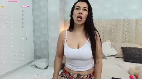victoria_pachon online show from June 28, 8:42 am