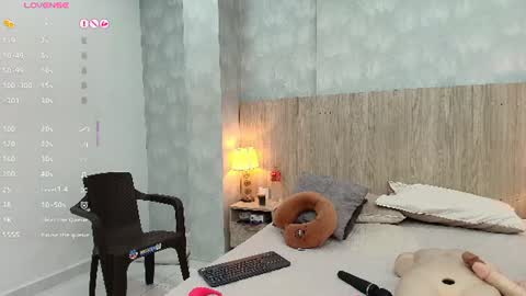 victoria_pachon online show from July 2, 9:37 am
