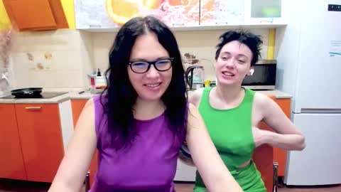 Snapshot of victoria_panther chatting on December 19, 2:40 am Victoria online show from December 19, 2:40 am