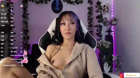 Victoria  online show from November 24, 5:12 pm