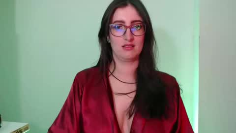 Snapshot of victoria_riider chatting on December 6, 8:18 pm Victoria online show from December 6, 8:18 pm