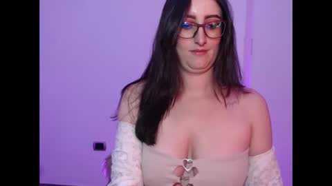 Snapshot of victoria_riider chatting on December 10, 8:27 pm Victoria online show from December 10, 8:27 pm