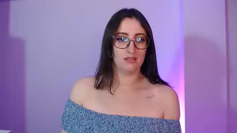 Snapshot of victoria_riider chatting on December 18, 7:30 pm Victoria online show from December 18, 7:30 pm