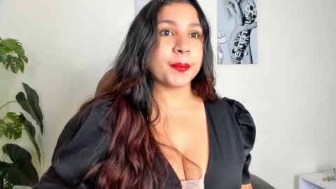 Snapshot of victoria_rossee chatting on February 2, 12:37 pm VICTORIA online show from February 2, 12:37 pm